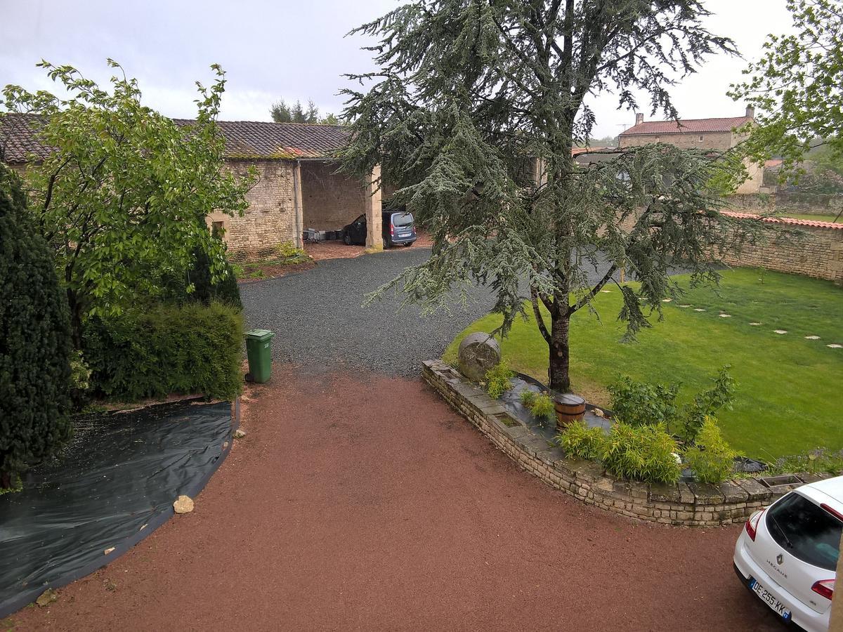Entre Marais Et Gatine Bed & Breakfast Saint-Pompain Dış mekan fotoğraf